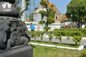 十供養的深意:從香、花到燈,解讀佛門供養的真諦