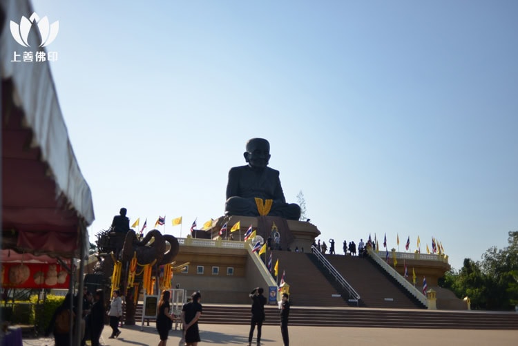 Wat Huay Mongkol(屈威滿冠) - 寺廟介紹, 封面圖