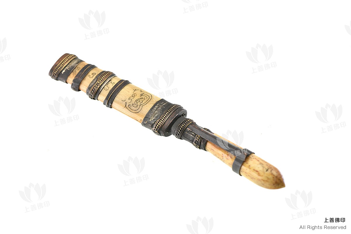龍婆朗 - 2553 龍婆登法脈 滅魔刀, 細模 背面圖