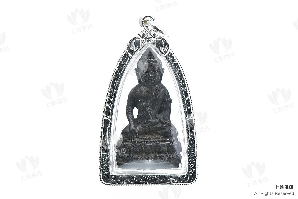 龍婆格閃 - 2527 祝禧藥師佛 (你好藥師佛), 大模 正面圖