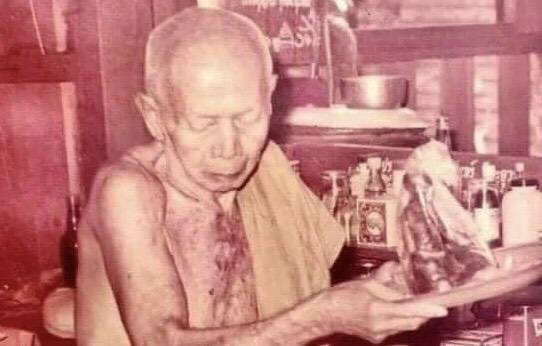 佛牌材料介紹:派古曼粉的靈異由來與坤平誕生傳說