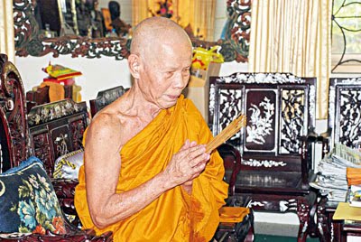 龍婆Bua - Wat Si Buraparam 3