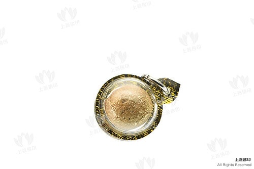 龍婆芭素 (阿贊巴素) – 2562 攝心人緣符珠「納隆齋」