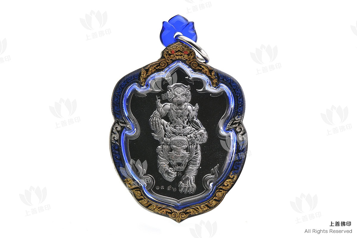 龍婆趁乃 - 2566 馭虎布周(虎頭魯士), 正面圖